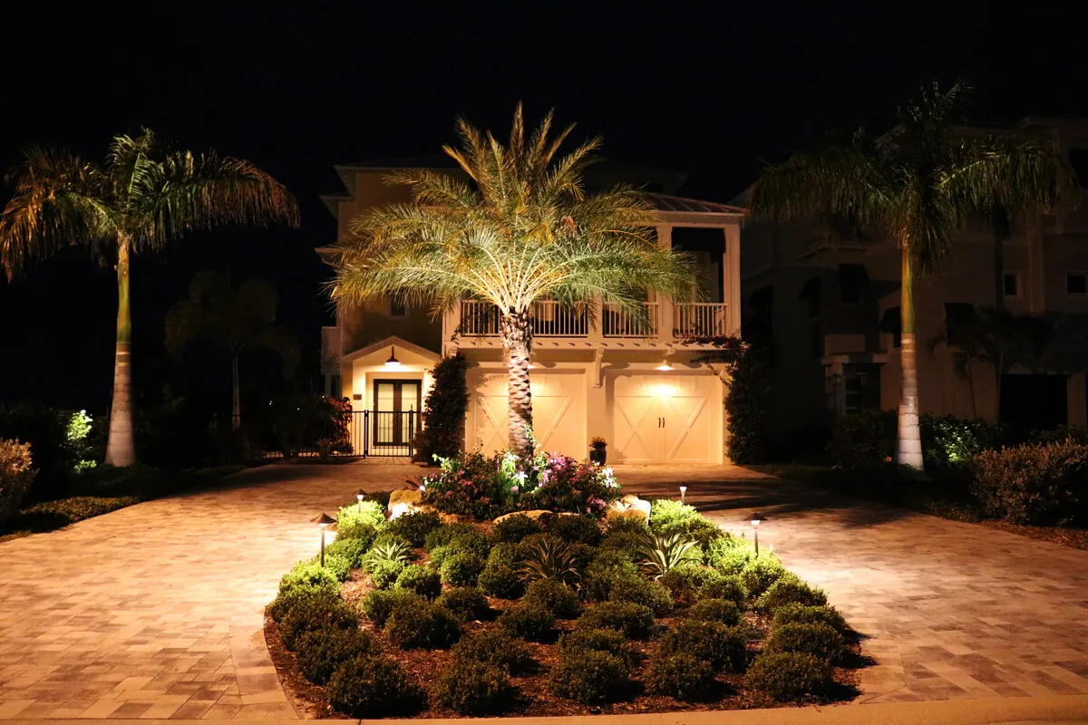 You are currently viewing Outdoor Lighting Ideas to Brighten Up Florida’s Shorter Days